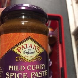 Patak’s mild curry spice paste 283g