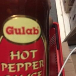 Gulab hot pepper sauce 350g