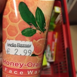 Honey orange face wash 